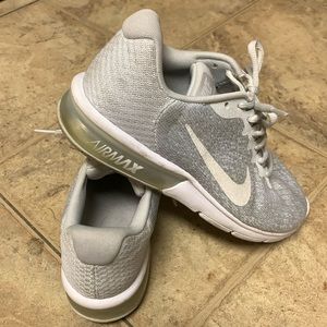 Nike Airmax sneakers 9.5 gray